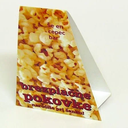 Potiskano kartonsko stojalo za pokovko
