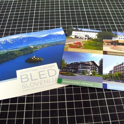 Turistične tiskovine s fotografijami Bleda