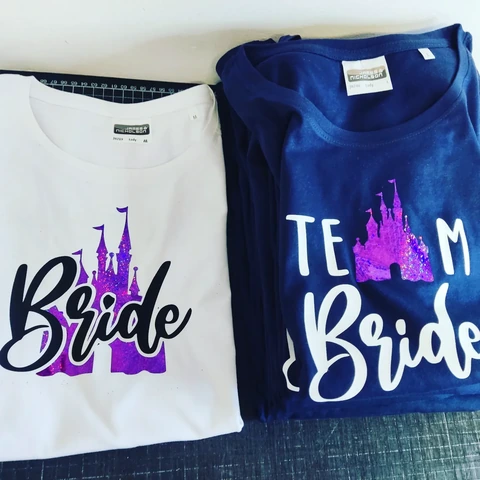 Majici Bride in Team Bride z vijoličnim motivom