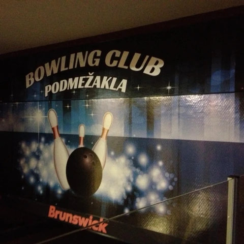 Velika stenska grafika za bowling klub